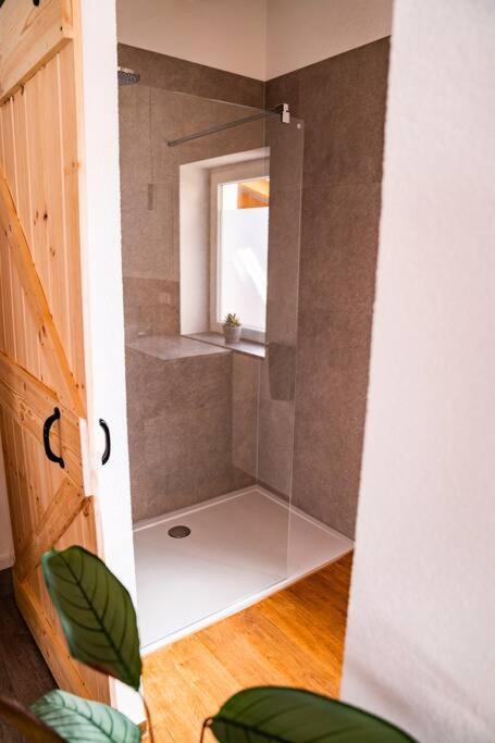 Neu Renoviertes Ferienhaus/Wohnunng Kleine Auszeit Sonnenbuhl Exterior photo